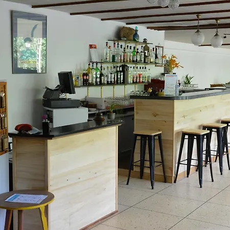 فندق Les Rocks *