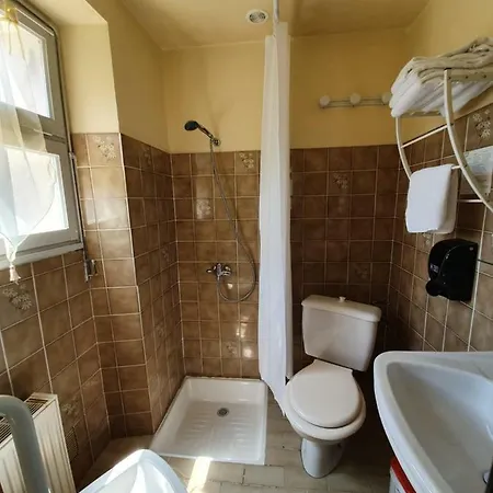 Les Rocks فندق Brusque